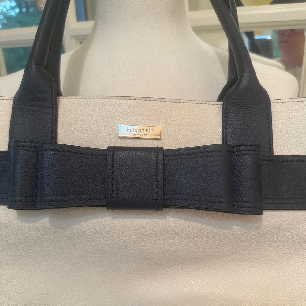 Kate Spade EUC! Diehl Alice Court Cream / Midnight Blue Large Tote Satchel Bag